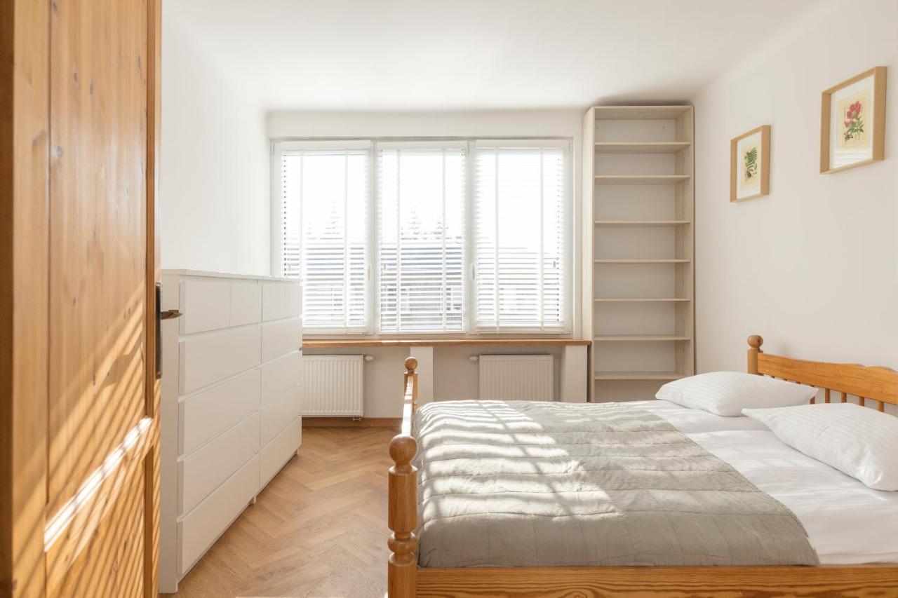 Piekna 2-Bedroom Apartment Warszawa Exteriör bild